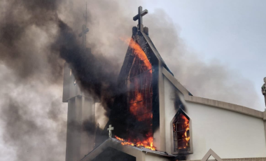 Igreja Matriz pega fogo após o término de missa