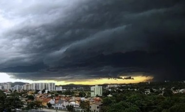 Feriadão de Finados terá tempestades e chuva severa de até 200 mm em três regiões do Brasil