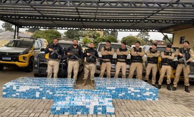 Caminhonete com 18,4 mil maços de cigarros é apreendida após perseguição