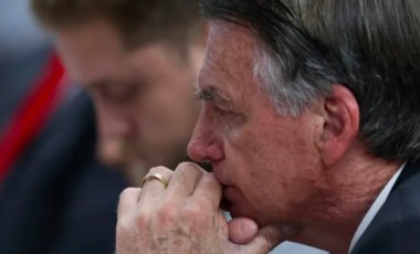 Bolsonaro deixa hospital e volta a cumprir pena em cela da Polícia Federal em Brasília