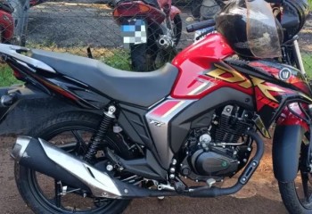 Adolescente é apreendido com motocicleta furtada após acidente