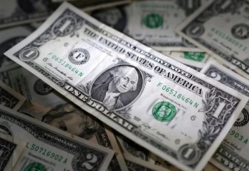 Dólar fecha abaixo de R$ 5,50 pela 1ª vez em 8 meses, com conflito Israel-Irã e 'Superquarta' no radar