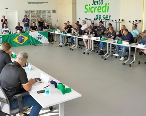 ACEL participa de arbitral e conhece detalhes do Paranaense Série Ouro 2026 e 2027