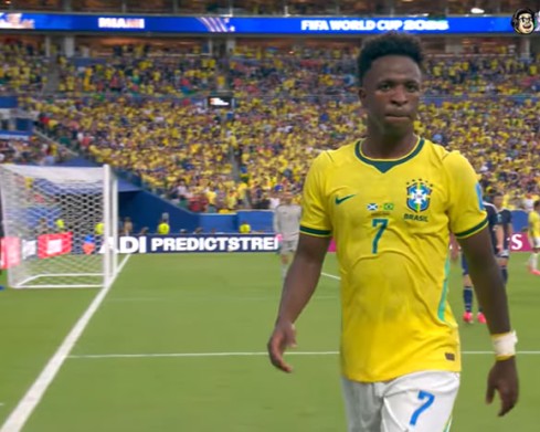 Brasil passeia contra Escócia e avança à 2ª fase da Copa como líder