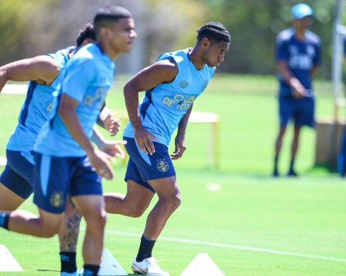 Grêmio realiza último treino antes de enfrentar o Botafogo pelo Brasileirão