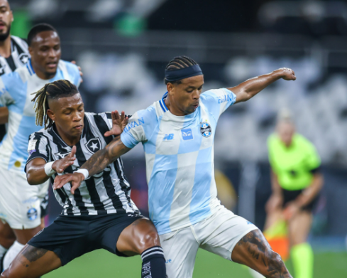 Grêmio perde para o Botafogo em jogo marcado por polêmica de arbitragem