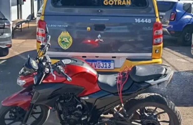 Motocicleta com sinais identificadores adulterados é apreendida