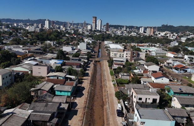 Córrego Progresso passa por desassoreamento e Prefeitura reforça ações de preservação ambiental