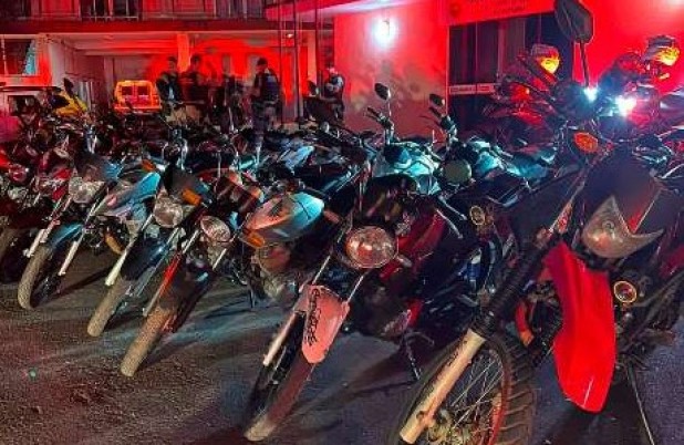 Operação integrada apreende 30 motos, dois carros e resulta em prisões por tráfico