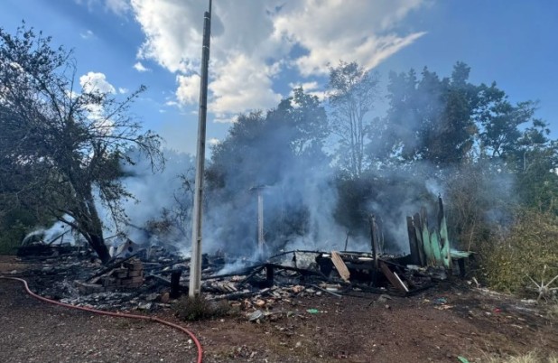 Família que perdeu tudo em incêndio pede ajuda da comunidade