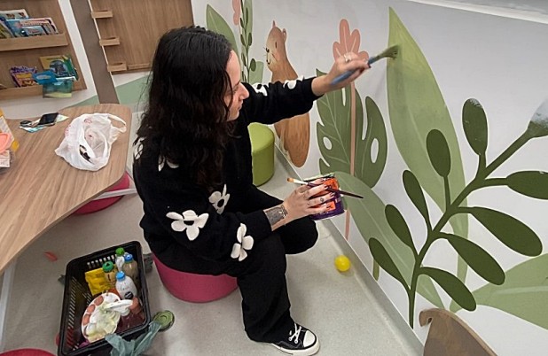Pediatria do Hospital Intermunicipal ganha pinturas temáticas para acolher crianças