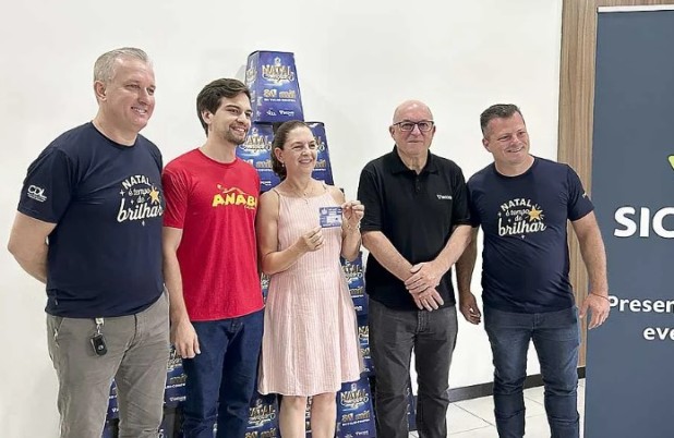 Ana Beatriz Balestro é a ganhadora dos R$ 45 mil do Natal Mágico