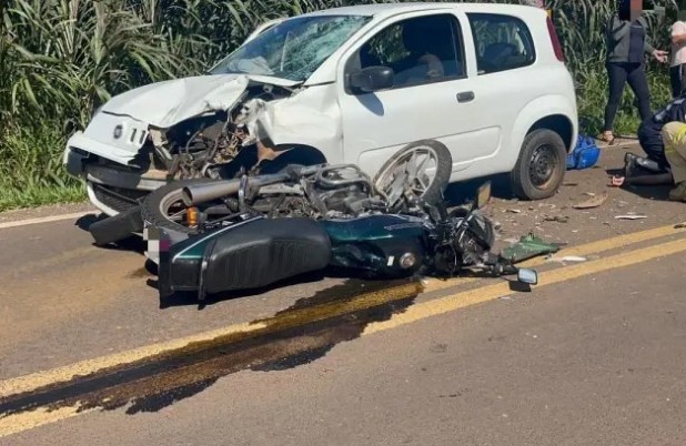Motociclista fica em estado grave após colisão com carro na PR-475