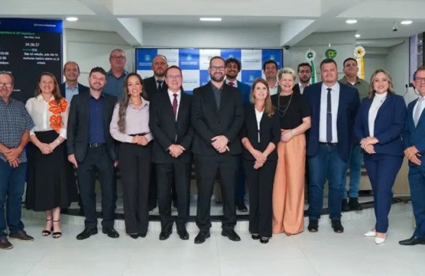 Adolfo Pegoraro toma posse como vereador