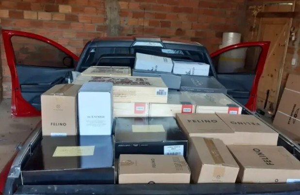 PM apreende carga de vinhos durante operação
