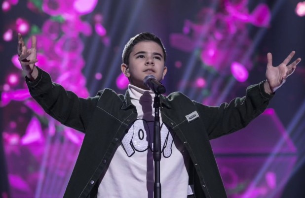 Aos 12 anos, Lorenzo Borella conquista 100 jurados e chega à semifinal do Canta Comigo Teen
