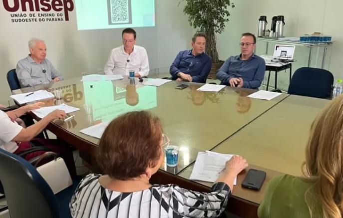 Prefeitura firma parceria de bolsas de estudos com a Unisep