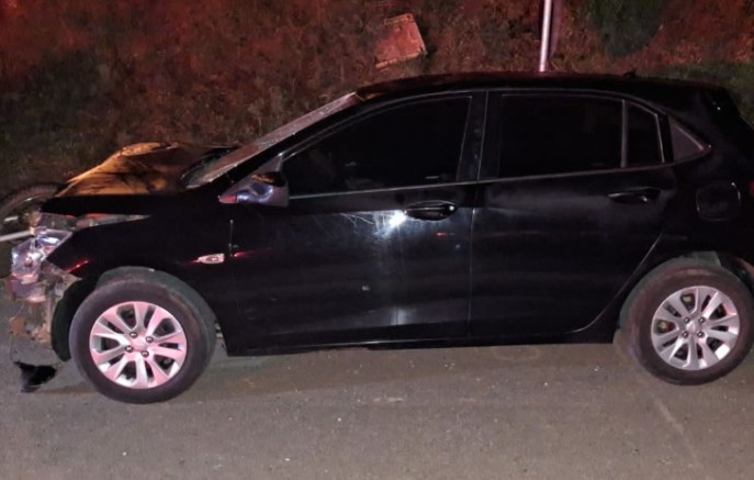 Grave acidente deixa dois condutores feridos