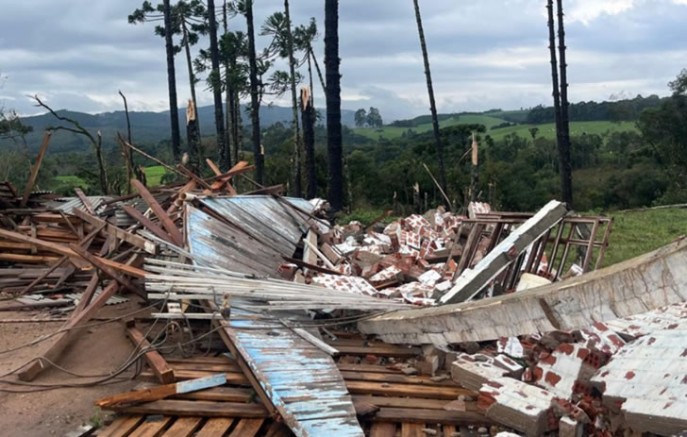 Após tornado, Paraná recebe alerta de tempestades com raios e ventos de até 85 km/h