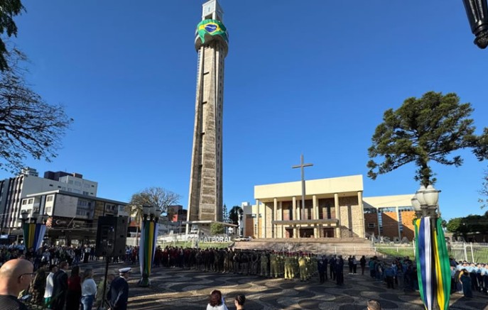 Francisco Beltrão abre Semana da Pátria com cerimônia no Calçadão