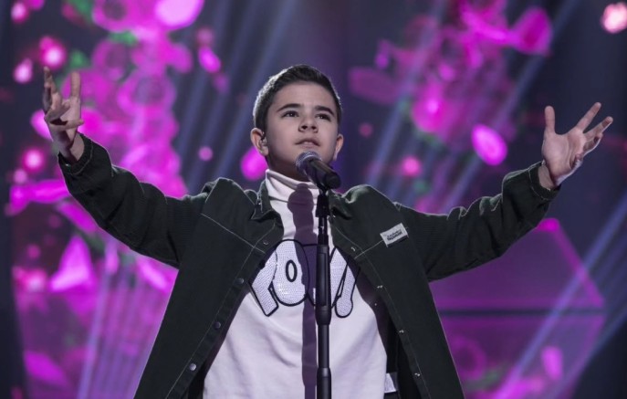 Aos 12 anos, Lorenzo Borella conquista 100 jurados e chega à semifinal do Canta Comigo Teen