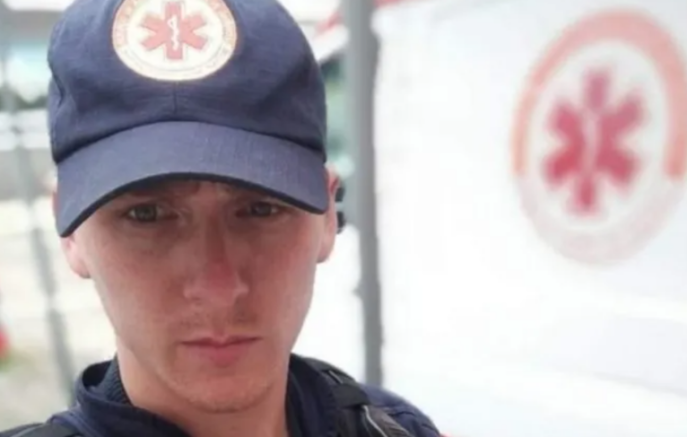 Ambulâncias fazem cortejo em homenagem a socorrista do Samu que morreu aos 32 anos