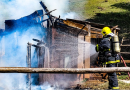 Residência fica destruída após incêndio no interior de São Miguel do Oeste