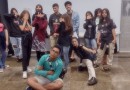 Alunos Colégio E. Léo Flach que fazem parte da Oficina de Teatro Avançado visitam o Espaço da Arte