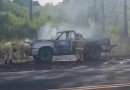 Caminhonete é destruída por incêndio na PR-483