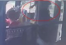 Mulher bate em criança especial dentro de ônibus escolar