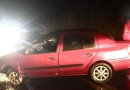 Carro acaba capotando após saída de pista na PR 158