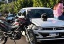 Colisão entre moto e carro deixa mulher ferida