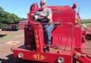 Colheitadeira de 1973 segue em funcionamento e preserva a história da agricultura no Paraná
