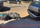 Jovem de 19 anos fica ferido após colisão com carro estacionado
