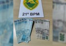Jovens vendem veículo e recebem dinheiro falso como pagamento