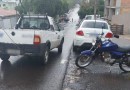 Acidente entre moto e carro deixa homem ferido