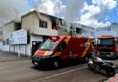 Incêndio destrói depósito de loja no centro