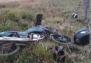 Motociclista fica ferida em saída de pista no interior