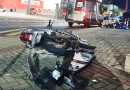 Homem fica ferido após colisão envolvendo carro e motocicleta