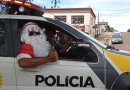 Policiais prestam apoio ao Papai Noel em Marmeleiro