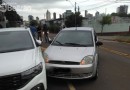 Mulher se fere ao bater em veículo estacionado, na Rua Ponta Grossa