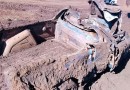Trabalhadores encontram caminhonete completamente enterrada durante obra de prefeitura