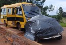 Grave colisão frontal entre carro e ônibus escolar deixa três pessoas mortas