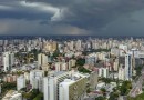 Após semana de calor intenso, 2026 chega com chuva e temperaturas mais amenas