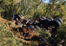 Caminhão carreta tomba na SC 161 em Palma Sola
