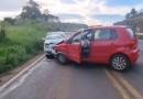 Colisão frontal na PR-483 deixa passageira ferida em Francisco Beltrão