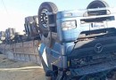 Caminhão capota na PRC-158 e motorista fica ferido