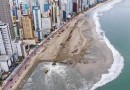 Vídeo acelerado mostra obra de alargamento de praia em Balneário Camboriú