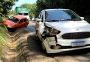 Motorista tenta ultrapassagem em local proibido e provoca acidente