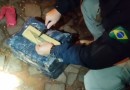 PRF apreende maconha após condutor fugir de abordagem e capotar veículo